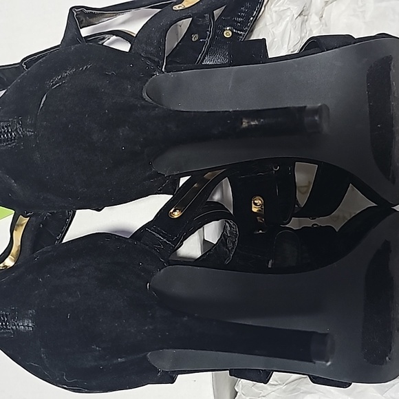 Black and Gold Strappy Heels - Picture 9 of 12